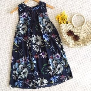 ‼️JUST IN‼️ Navy sleeveless floral tunic dress size small